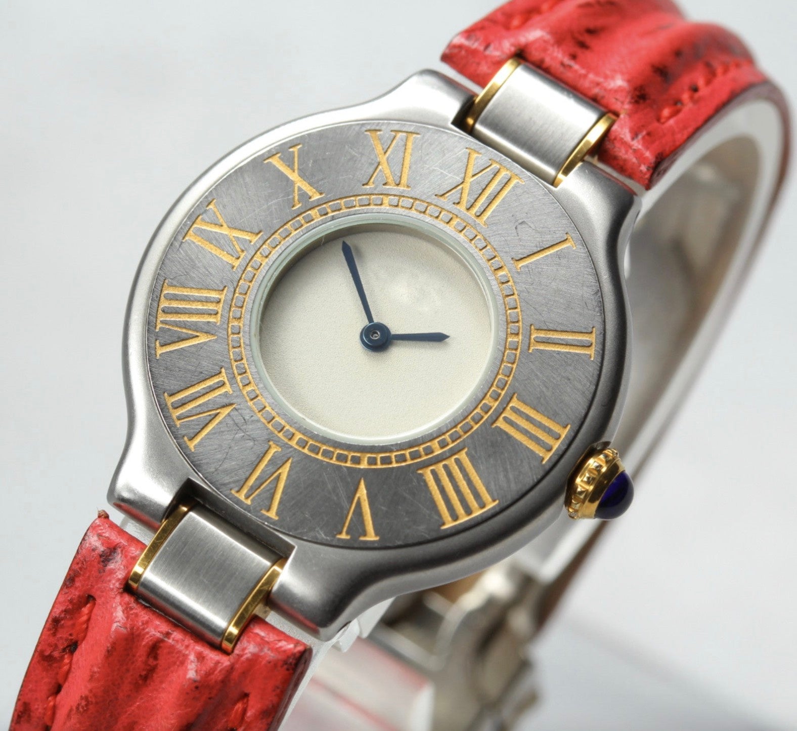 Red Dial Women's Quartz Watch 27mm